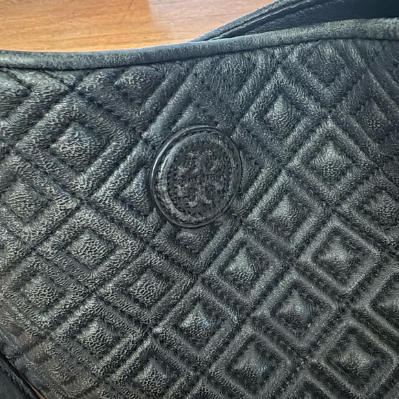 Quilted Chain-Handle Shoulder Bag - Black - Picture 3 of 7